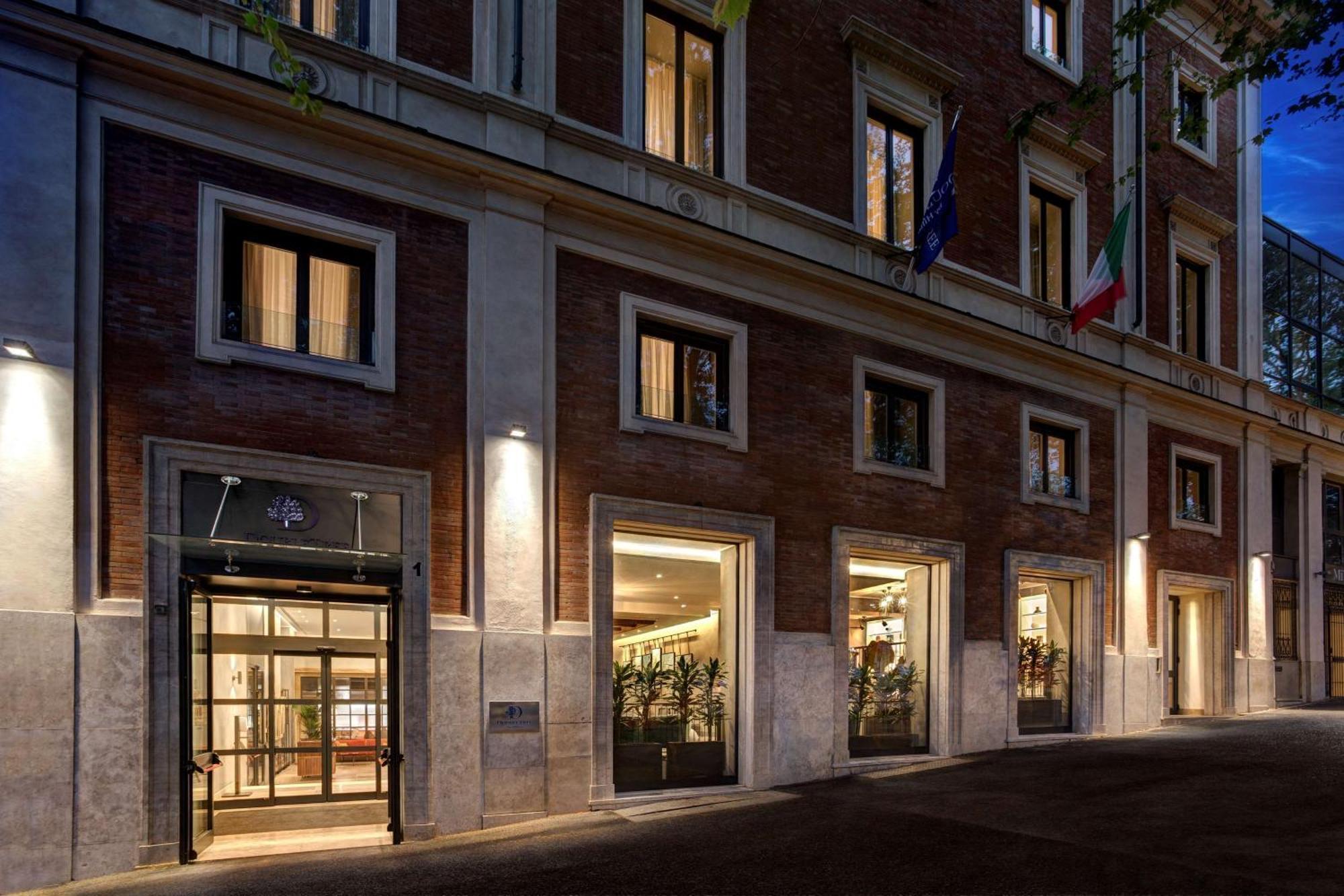 Hotel Doubletree By Hilton Rome Monti Exterior foto